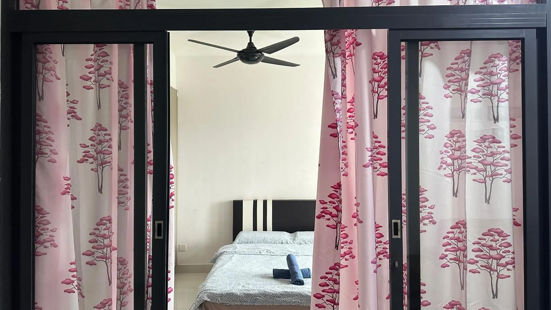 1Tebrau Studio Room Netflix Youtube Johor Bahru 0*,  Malaysia
